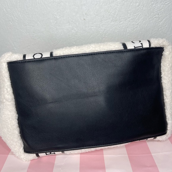 NWT Victoria's Secret Cozy Plush Fleece Sherpa Tote Bag Black White Gift Ready - Picture 11 of 13